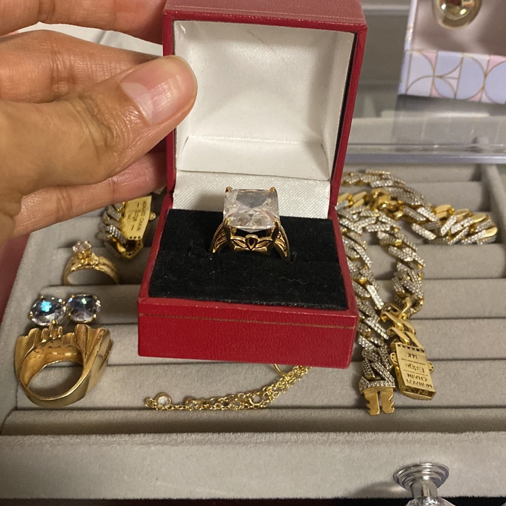 14k Solid Gold Beautiful Ring - image 2